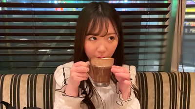 Είναι μια φίλη που ανήκε στο ίδιο κλαμπ στο πανεπιστήμιο.Και είναι το πιο ελκυστικό κορίτσι στο κλαμπ.Είναι μια ιαπωνική σέξι ατμόσφαιρα.