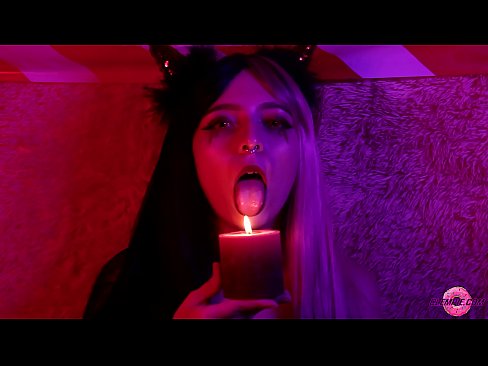 ❤️ Μια παθιασμένη πίπα από ένα σέξι Succubus με ένα σπέρμα στο στόμα της. ❤ Σεξ βίντεο ❌️